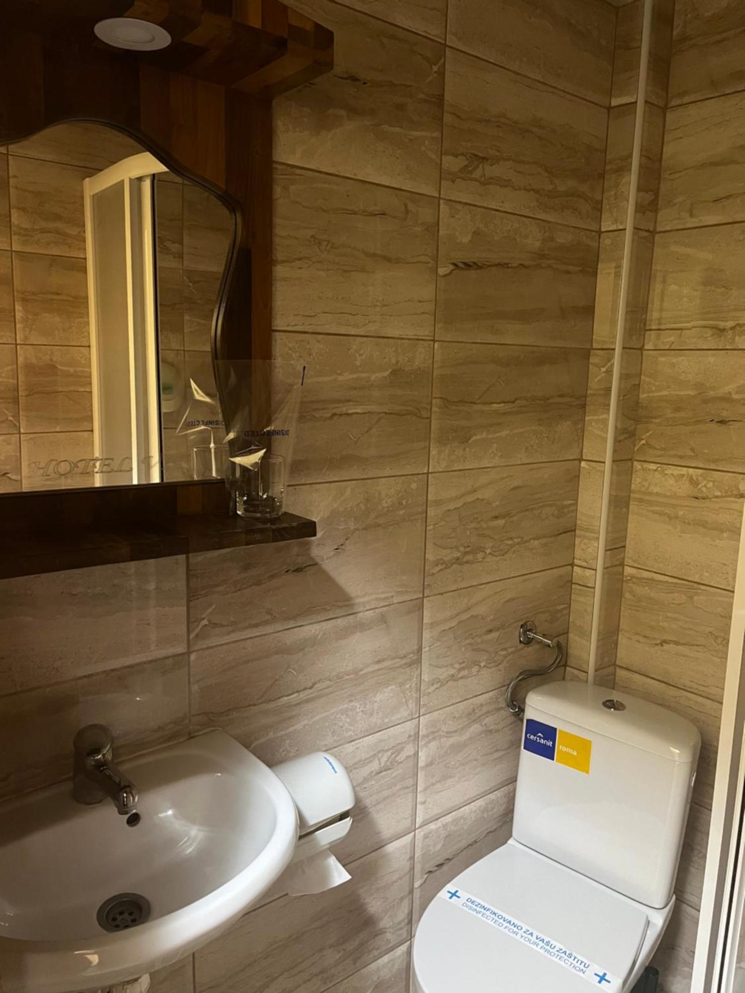 וליקה פלאנה Hotel "Vir" מראה חיצוני תמונה