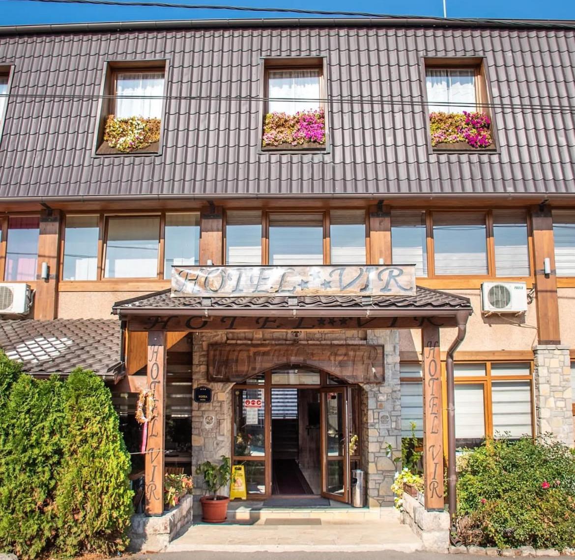 וליקה פלאנה Hotel "Vir" מראה חיצוני תמונה