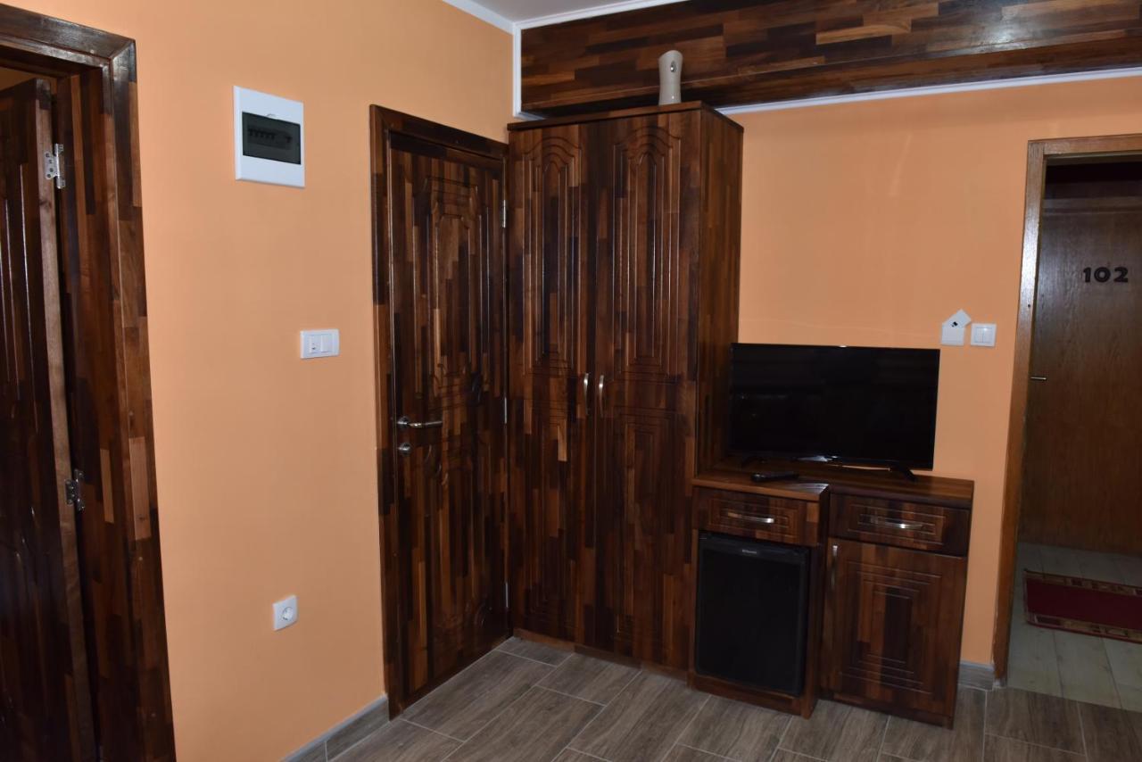 וליקה פלאנה Hotel "Vir" מראה חיצוני תמונה
